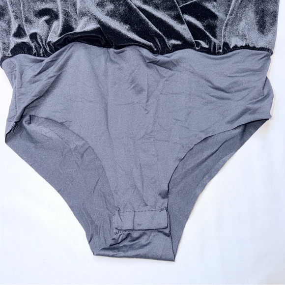 Zara Black velvet batwing sleeve bodysuit - Picture 6 of 9